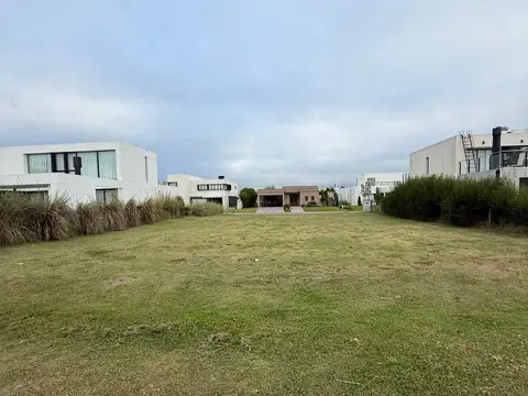 Lote central en Greenville Polo & Resort permuta por depto en barrio cerrado