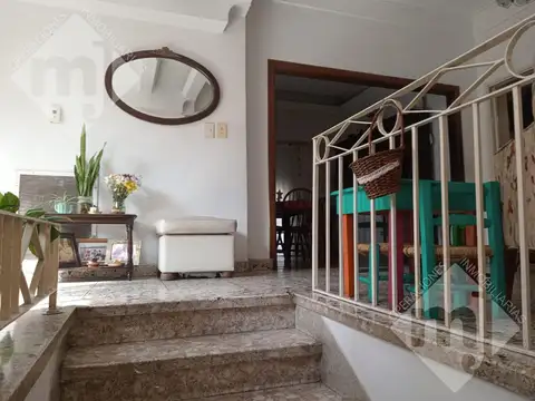Depto Tipo Casa en Venta de 5 ambientes