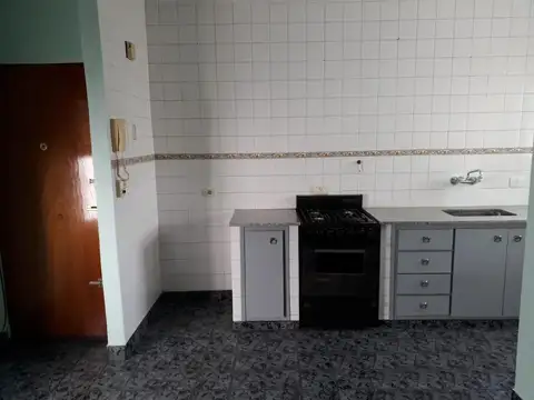 DEPARTAMENTO 2 AMB. 2 PISO CON ASCENSOR