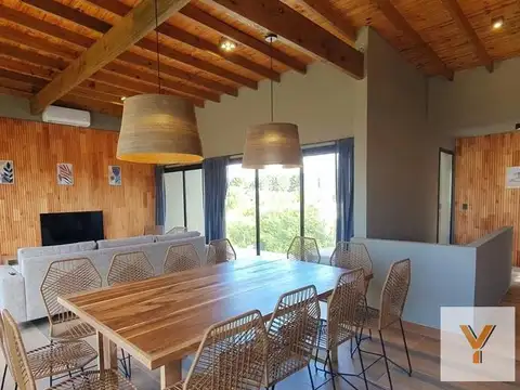 Casa en venta - 5 Dormitorios 5 Baños - Senderos IV