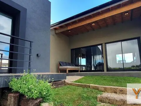 Casa 6 ambientes con 3 baños