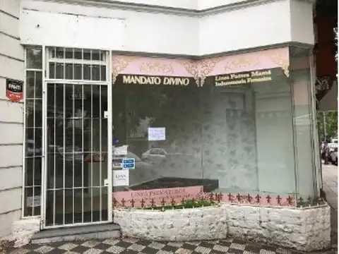 local centro 138m2 total 65m2. en planta s calle Catamarca
