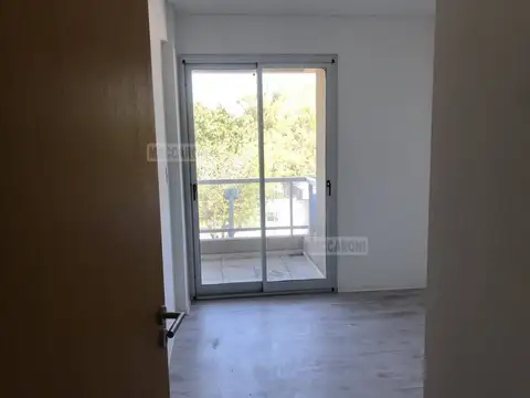 Departamento en Alquiler en Versalles, $ 900.000