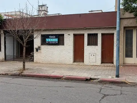 Casa en Alberdi a refaccionar a mts de Av Colón -Se aceptan permutas-Inversores