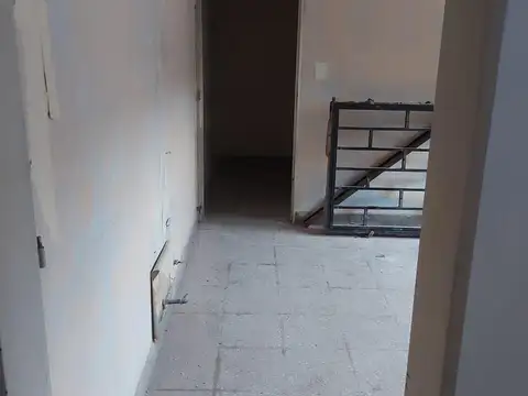Casa en Alberdi a refaccionar a mts de Av Colón -Se acepta permuta