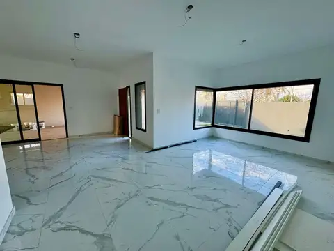 Casa en Venta en Punta Chacra, $ 270.000
