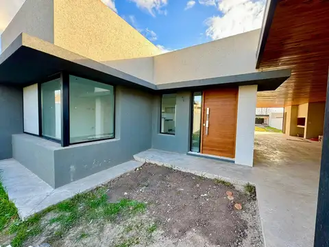 Casa en Venta/Permuta  Roldan