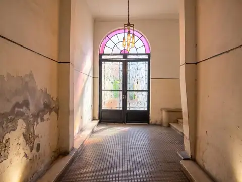Casa 7 ambientes con 2 baños
