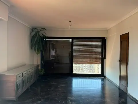Departamento en Venta con 3 cocheras