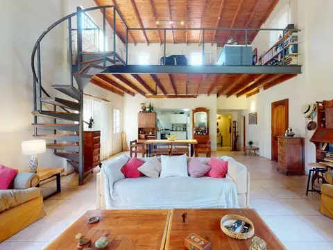 Casa 5 ambientes con 3 baños