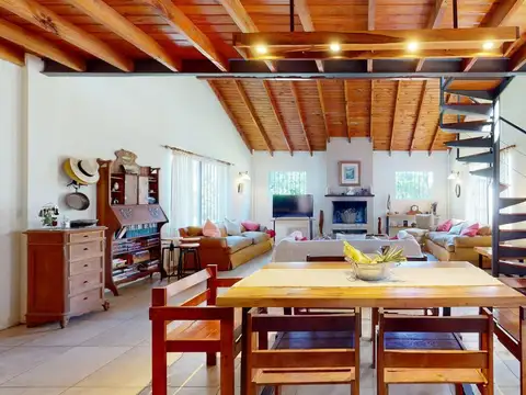Casa en Venta con 5 cocheras