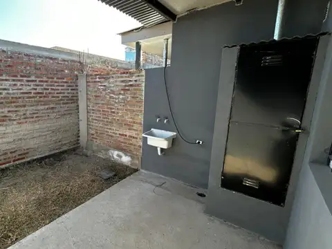 ALQUIER CASA 2 DORMITORIOS B° BELLA VISTA PLOTTIER