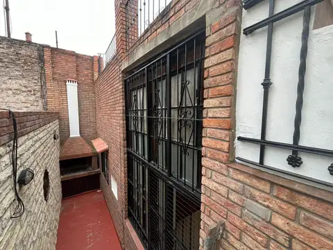 Depto Tipo Casa en Venta 80 años