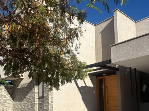 Las Cañas 1800