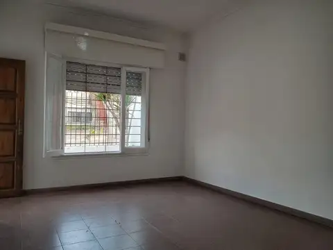 Casa en Alquiler en Haedo, $ 800.000