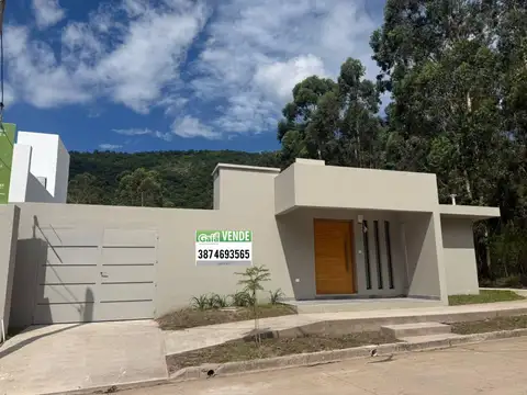Casa a estrenar Barrio Universidad Católica, zona norte