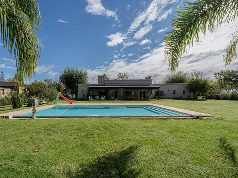 Casa en Venta en Countries y Barrios Cerrados en San Vicente, USD 380.000