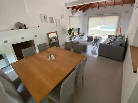 Casa en Alquiler Temporal en Campos De Álvarez, USD 4.500