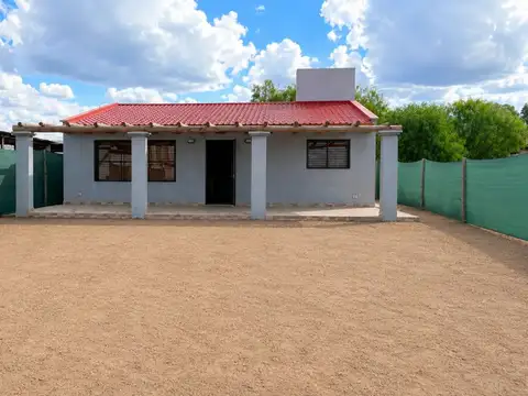 Casa 3 ambientes con 2 baños