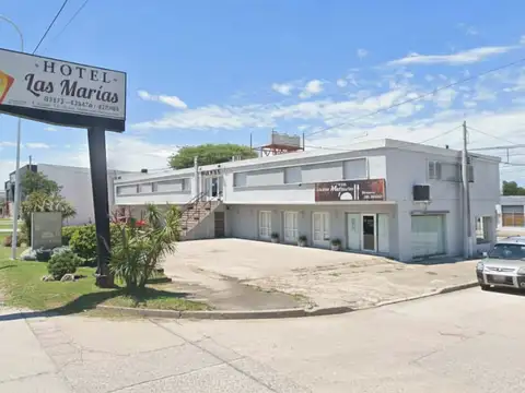 Inversión Premium en Marcos Juárez. Edificio en Block con Triple Frente.