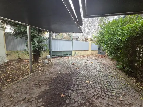Casa en Venta con 5 cocheras