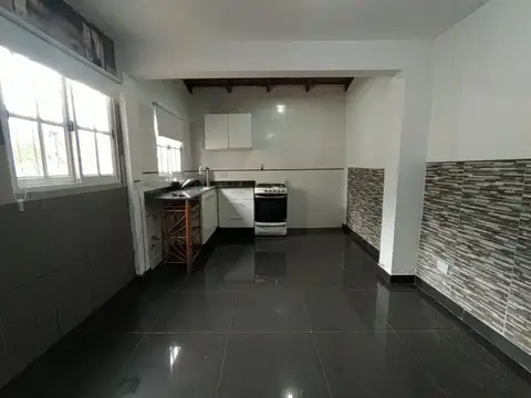 Depto Tipo Casa en Alquiler en Moron Norte, $ 480.000