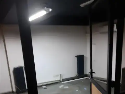 PERON 900, Piso P.B.