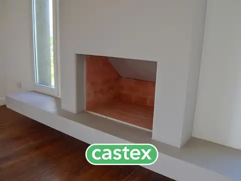 Casa 9 ambientes con 4 baños