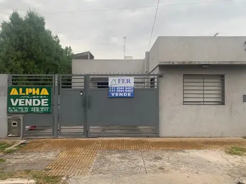 Casa 3 ambientes con patio en Berazategui muy buena ubicación