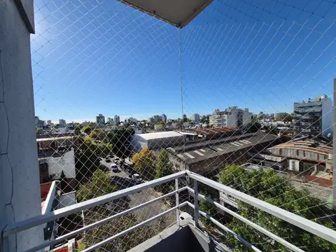 Departamento en Alquiler en Monte Castro, $ 1.400.000
