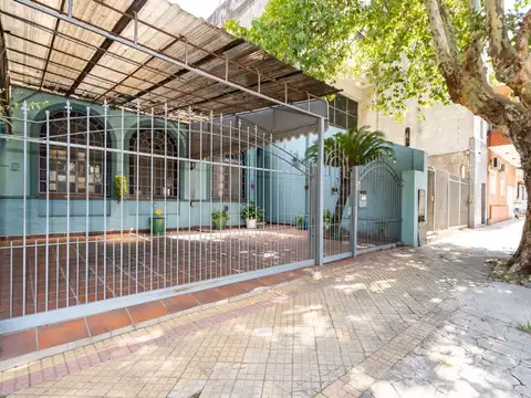 Casa 5 ambientes con 4 baños