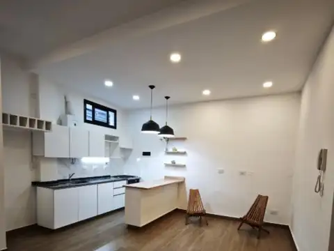 Depto Tipo Casa en Venta en Flores Norte, USD 139.000