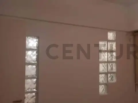 Oficina en Alquiler 25 años
