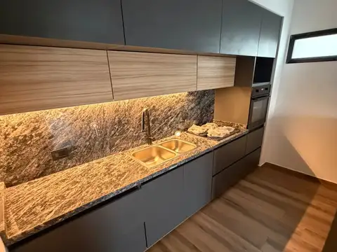 Semipiso de 3 Ambientes con 2 Dorm. en Suite - Balcon Al Contra Frente - Villa del Parque