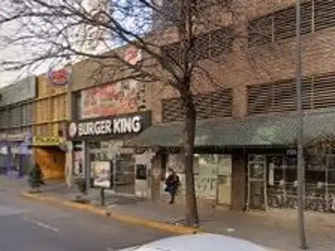 Cochera sobre Av Colon a mts de Plaza Colon