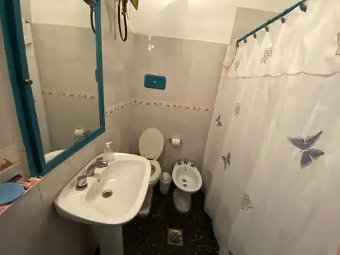 Venta Casa excelente ubicación actualmente dividida en 2 Ph