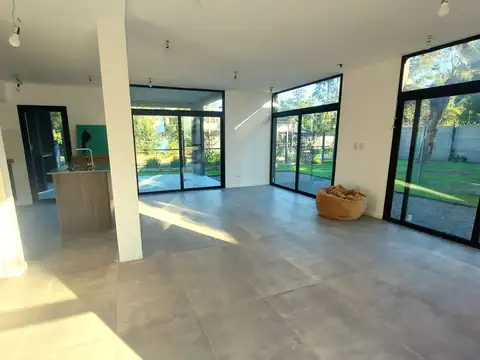 CASA 1 VENTA 3 DORMITORIOS 2 BAÑOS 2 COCHERA VENTA