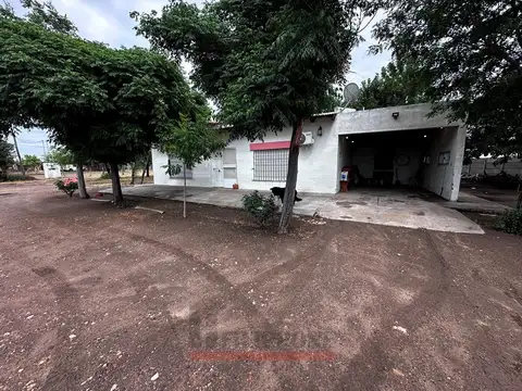 Importante Salón+2has+2deptos en La Adela - Provincia de La Pampa