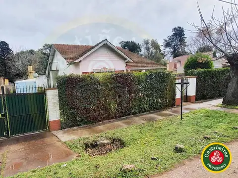 Venta - Casaquinta con Casa de huespedes - Parque libre - Entrada varios vehiculos - Vta Directa  