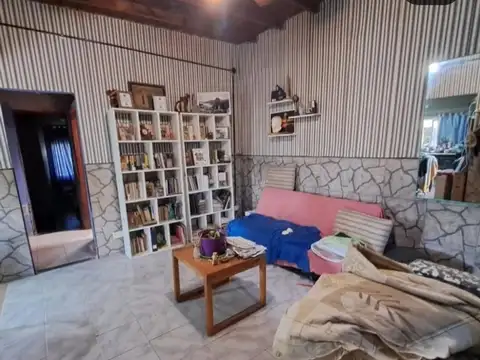 Casa 2 ambientes con 1 baño