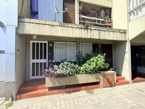 Venta/Permuta Departamento Un Dormitorio Con Patio Apto Profesional. Agote