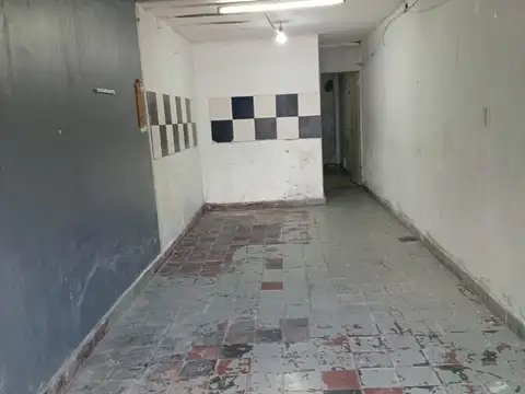 Galpon en Alquiler en Villa Luzuriaga, $ 250.000