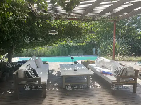 MODERNA CASA EN ZONA COLEGIOS 4 SUITES, ESPECTACULAR BARBACOA