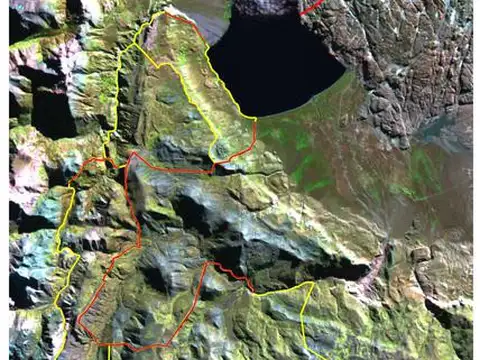 Excelente Estancia sobre dos Lagos en la cordillera de Santa Cruz
