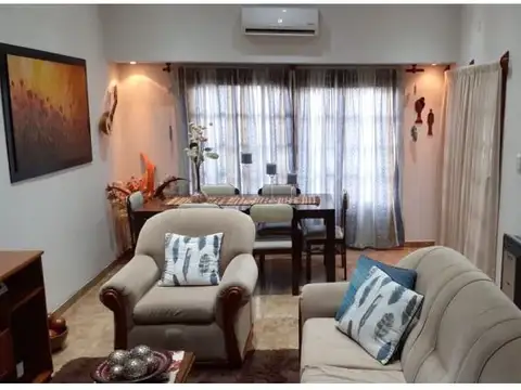 Casa 4 ambientes con 6 baños