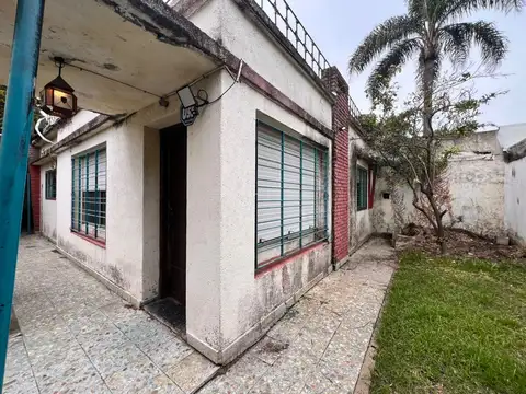 PH CASA 2 DORMITORIOS  EN VENTA CASTELAR SUR