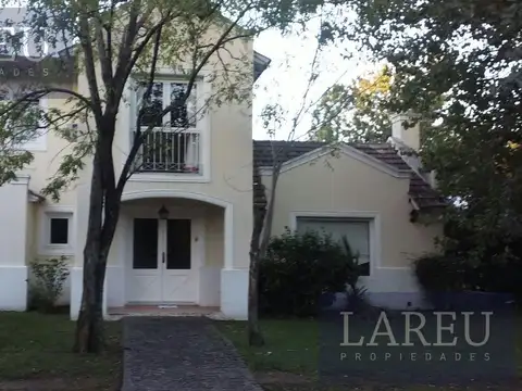 Casa en el Barrio Privado Buen Retiro