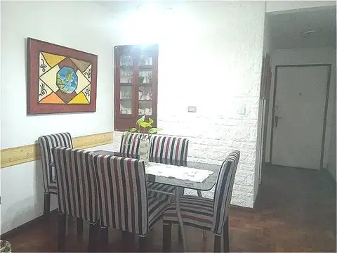 Humboldt 300 * 2do. Piso - Frente - Depto. 4 Amb.  C/ BALCÓN y TOILETTE -Sup. total  85 m² - Por m2. 1.764