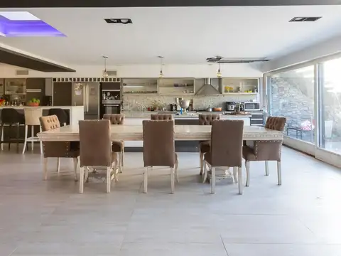 Casa en Venta en Versalles, USD 1.190.000