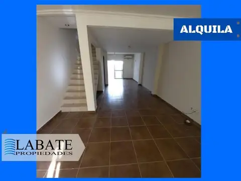 Hermoso y amplio triplex de 4 ambientes + playroom